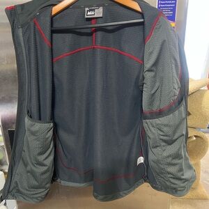 REI Men’s vest Size L